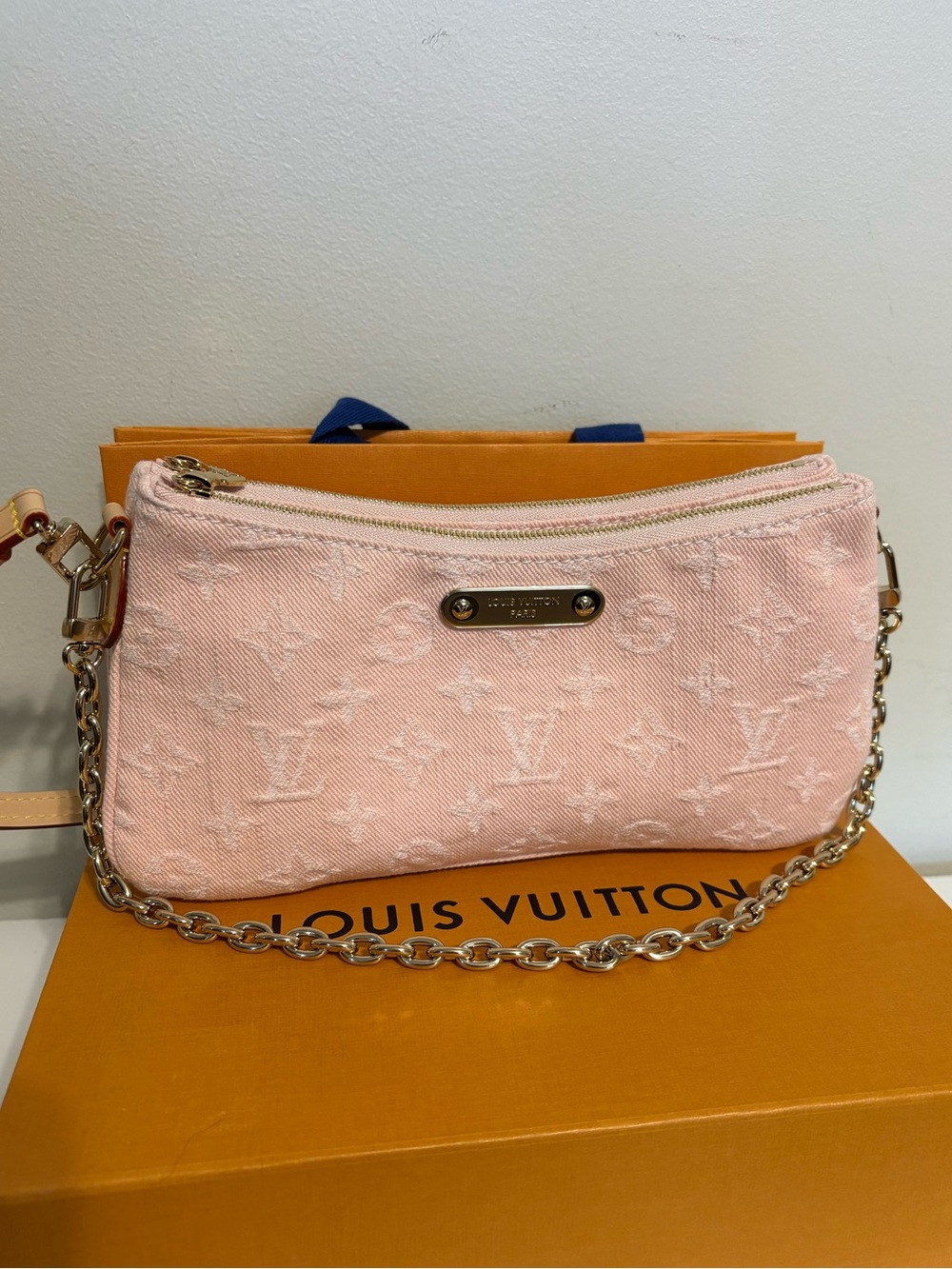 Louis Vuitton Pochette Liv